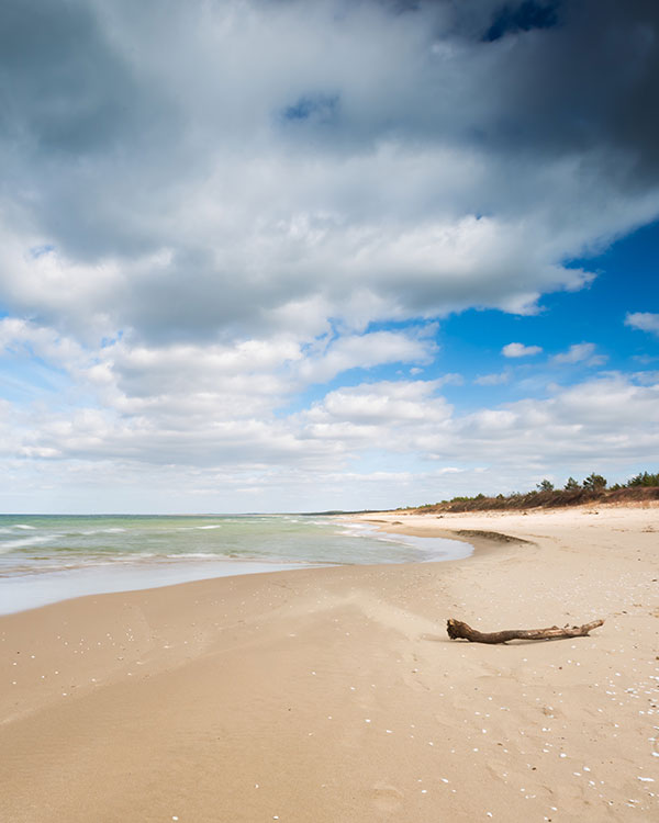 Jedna z najszerszych naturalnych plaż w Polsce 